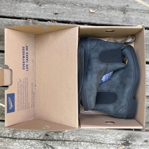 Blundstone 1308 Chisel Toe in Rustic Black - Picture 9 of 13